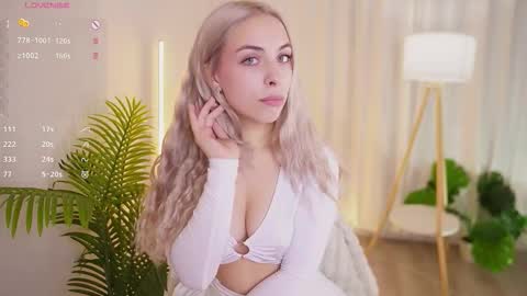 Julia online show from December 2, 6:48 am