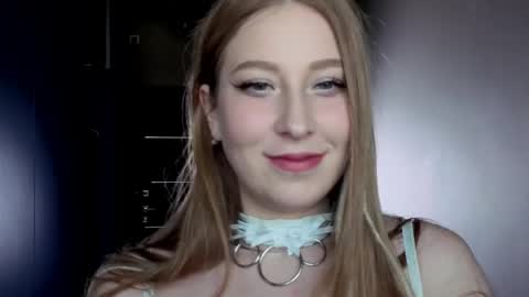 ShowmeYourfetish online show from April 27, 4:09 am