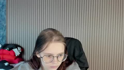 shy_elina01 online show from October 6, 10:43 am