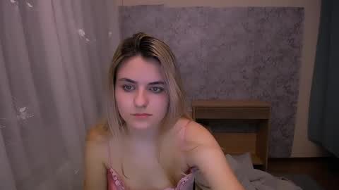 shy_sabrina_ online show from February 28, 2:53 am