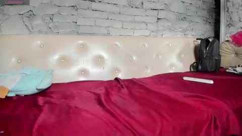 Snapshot of shygurl18hot chatting on February 18, 7:10 am shygurl18hot online show from February 18, 7:10 am