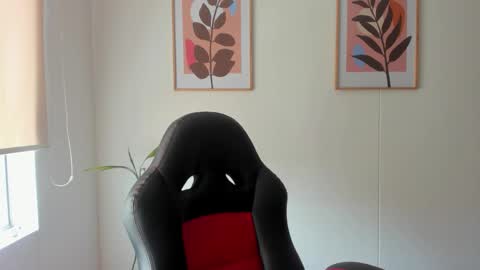 shylittlebunny online show from February 4, 4:43 pm