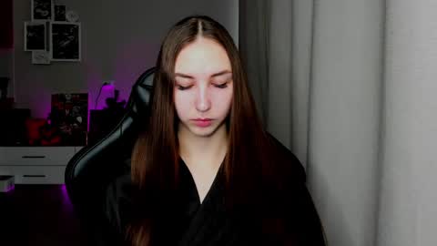 SIA online show from April 1, 2:34 am