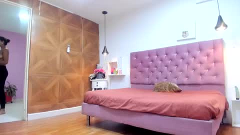 sienna_glow online show from September 19, 12:15 pm