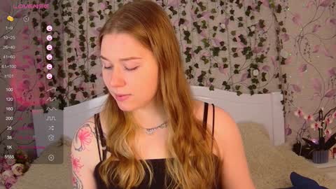 Snapshot of silent_princesses chatting on February 6, 7:13 am Chloe online show from February 6, 7:13 am