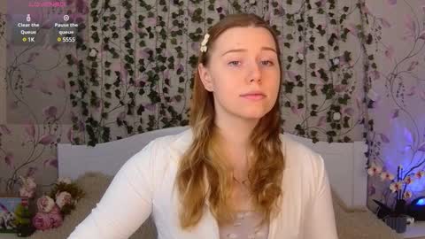 Snapshot of silent_princesses chatting on February 23, 4:33 am Chloe online show from February 23, 4:33 am