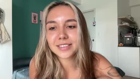 You fav Miss Si online show from March 30, 6:35 am