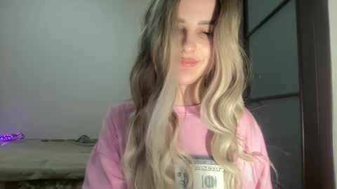 silkybabe19 online show from December 19, 11:30 pm