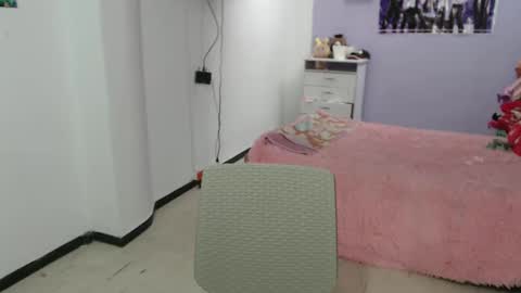 Snapshot of silvanaroberts_ chatting on March 12, 12:57 pm  Rouse  online show from March 12, 12:57 pm