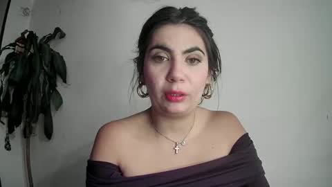 Snapshot of silviecollins chatting on February 9, 12:18 am Silvie online show from February 9, 12:18 am