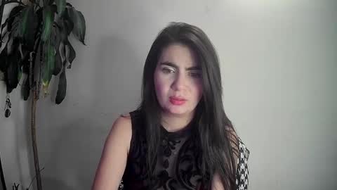 Snapshot of silviecollins chatting on January 7, 12:45 am Silvie online show from January 7, 12:45 am