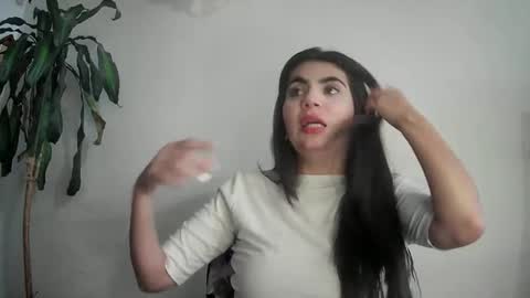 Snapshot of silviecollins chatting on February 24, 9:31 pm Silvie online show from February 24, 9:31 pm