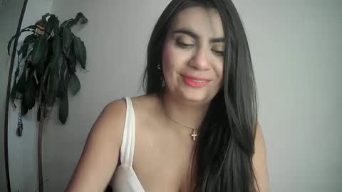 Snapshot of silviecollins chatting on February 4, 10:55 pm Silvie online show from February 4, 10:55 pm