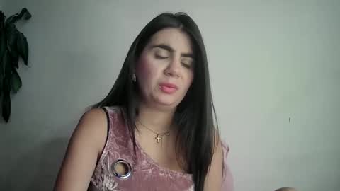 Snapshot of silviecollins chatting on February 13, 8:34 pm Silvie online show from February 13, 8:34 pm