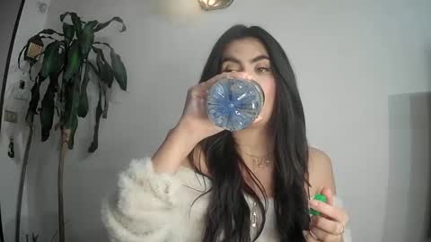 Snapshot of silviecollins chatting on March 8, 1:15 am Silvie online show from March 8, 1:15 am