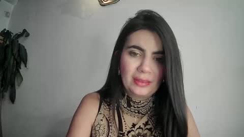 Snapshot of silviecollins chatting on February 16, 10:54 pm Silvie online show from February 16, 10:54 pm