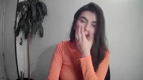 Snapshot of silviecollins chatting on December 27, 1:11 am Silvie online show from December 27, 1:11 am