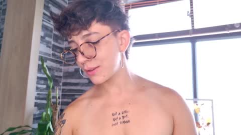 Sim. online show from March 8, 3:33 pm