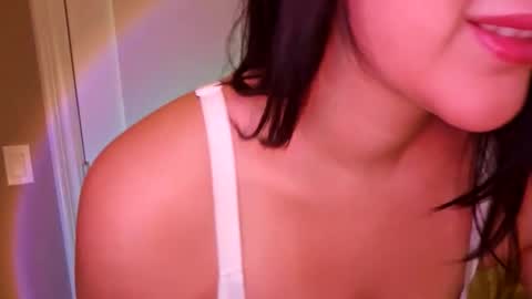 Snapshot of simonesighren chatting on October 15, 12:35 am simonesighren online show from October 15, 12:35 am