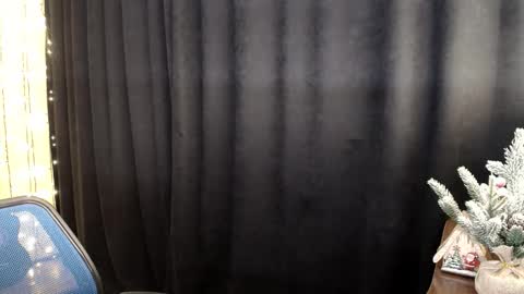 Sindi online show from December 17, 3:49 pm