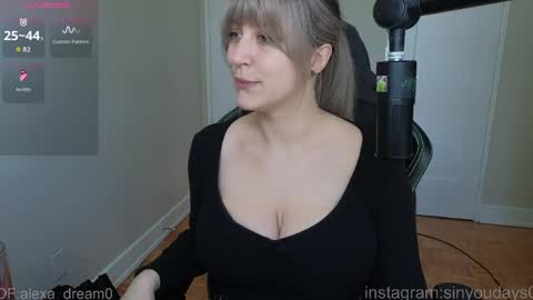 wwoooooooooooof online show from May 9, 5:26 pm
