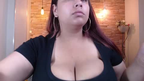 Snapshot of skeler_lovd_b chatting on December 7, 1:18 pm Skarlet online show from December 7, 1:18 pm