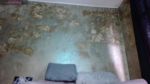 Only Pvt online show from January 6, 9:32 pm