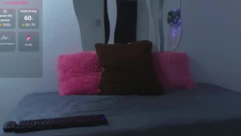 skyla_moon online show from February 17, 12:15 pm