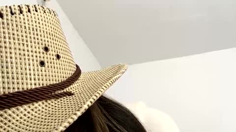 Skyler online show from December 18, 4:01 pm