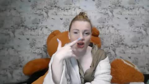 Snapshot of skyler_wans chatting on October 15, 4:42 pm Skyler online show from October 15, 4:42 pm
