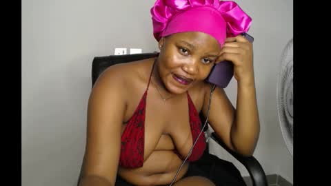 Jemila online show from December 10, 11:30 pm