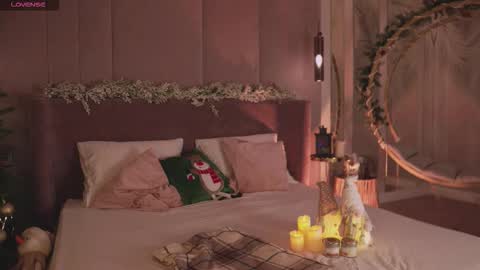 Mia online show from December 16, 9:26 am