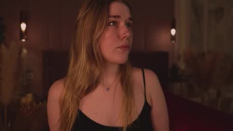 Mia online show from March 23, 5:02 am