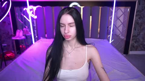 snow_whiteeex online show from April 7, 5:53 am