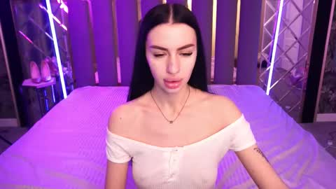 snow_whiteeex online show from February 1, 6:34 am