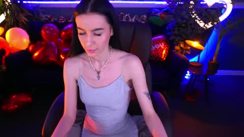 snow_whiteeex online show from February 19, 6:33 am