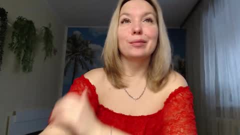 Snapshot of soaring_love chatting on February 17, 4:20 am Masha online show from February 17, 4:20 am
