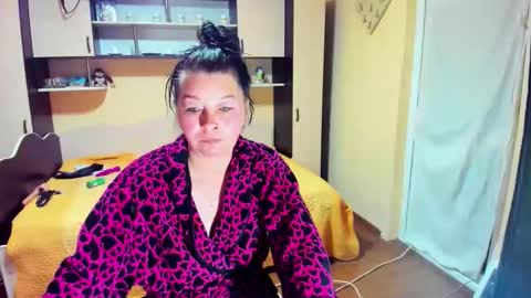 Soffy online show from May 17, 4:44 am