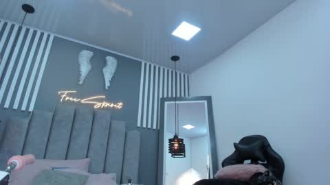 Snapshot of sofi_ramosx chatting on December 15, 7:53 pm valen online show from December 15, 7:53 pm