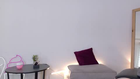 Sofi smith   online show from November 3, 6:01 pm