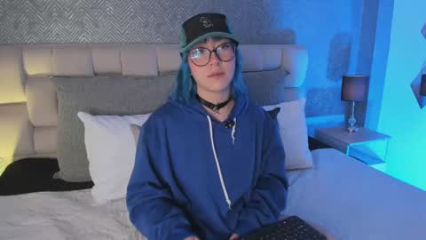 sofi_sp online show from October 4, 12:00 pm