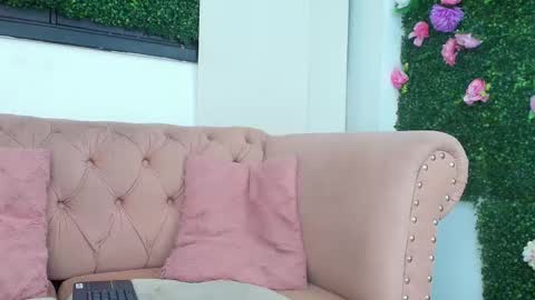 Sofi  online show from March 10, 7:29 pm