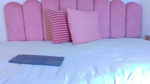SOFIA DIAMOND  online show from June 11, 9:33 pm