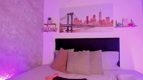 sofialujan_ online show from March 7, 12:39 am