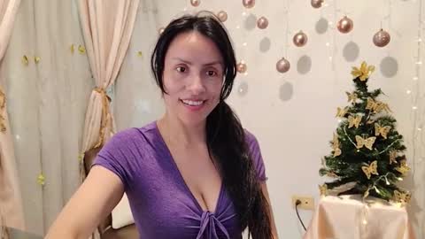 Sofi Bella online show from December 18, 7:07 pm