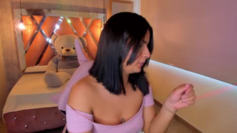   online show from December 3, 7:11 pm