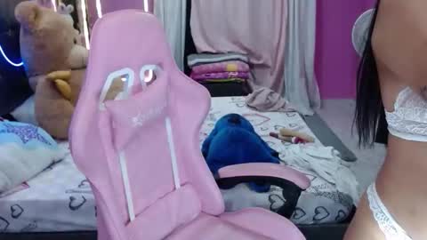 sofia Dreams online show from November 28, 2:47 am