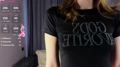 Elly online show from March 21, 8:19 am