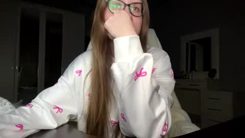 softlygirl online show from March 27, 6:08 pm