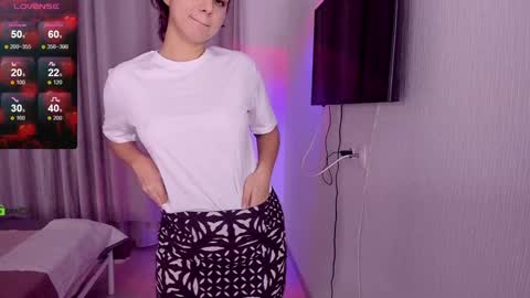 Snapshot of softt_kitty chatting on January 7, 6:24 pm Emily online show from January 7, 6:24 pm